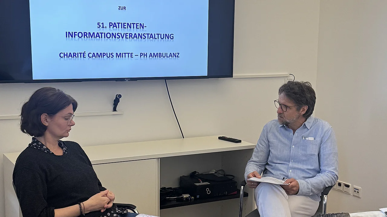 Anne Sommerfeld und Dr. Grund im simulierten Patientengespräch