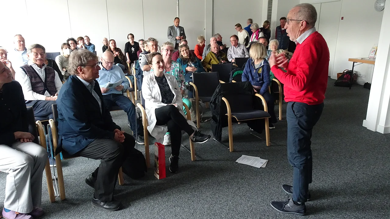 Im Gespräch: Prof. Dr. E. Grünig, PD Dr. E. Kayvanpour und D. Kulla