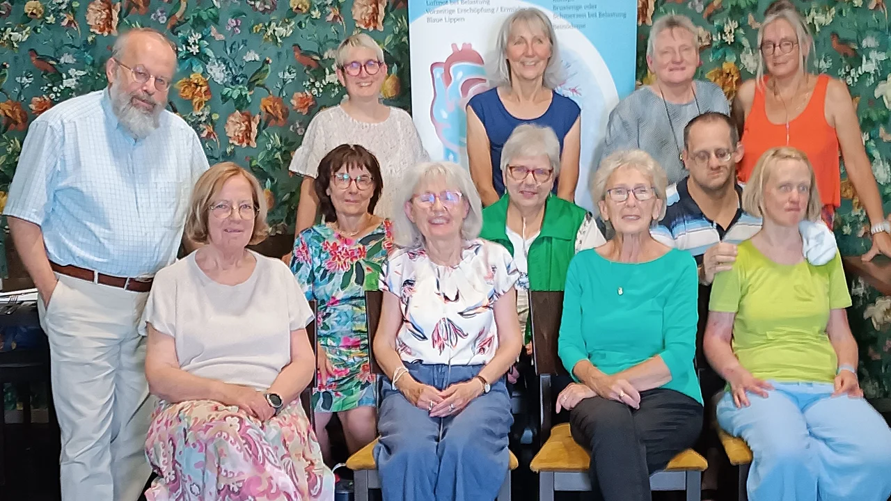 Gruppenfoto der Teilnehmenden des Gesprächkreises
