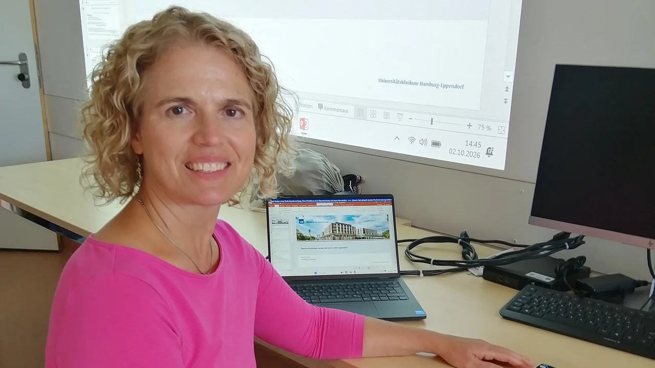 Frau Paulsen bei ihrem Vortrag